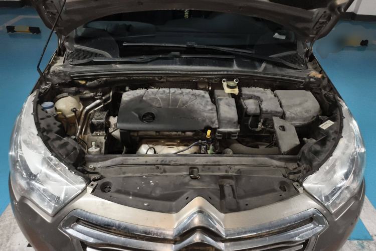 Used Citroen C4L 2015 1.8L Automatic Luxury Edition Engine Bay