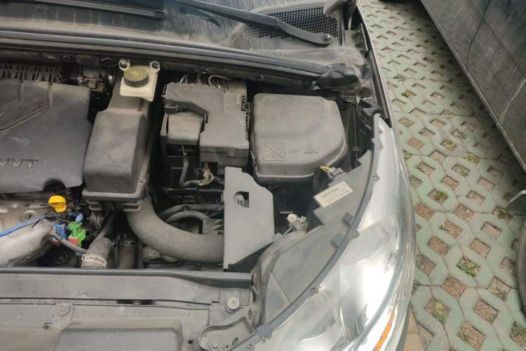Used Citroen C4L 2015 1.8L Automatic Luxury Edition Engine Bay Left