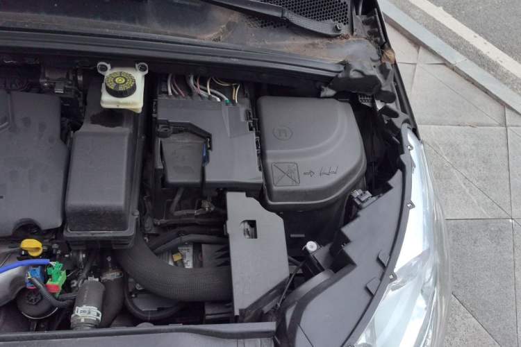 Used Citroen C4L 2015 1.8L Automatic Luxury Edition Engine Bay Left
