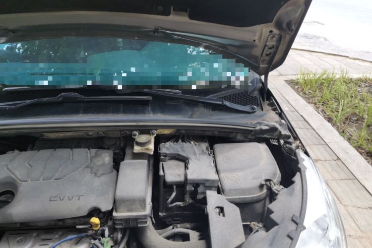 Used Citroen C4L 2015 1.8L Automatic Luxury Edition Engine Bay Left