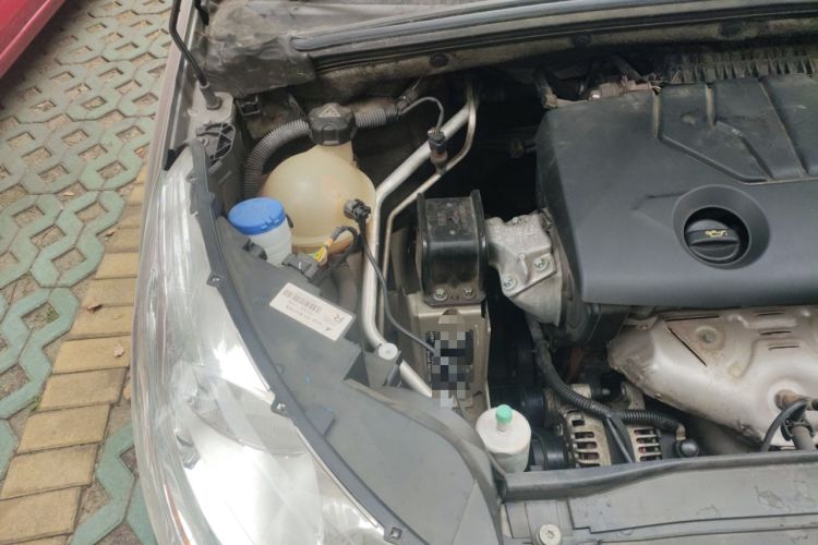 Used Citroen C4L 2015 1.8L Automatic Luxury Edition Engine Bay Right