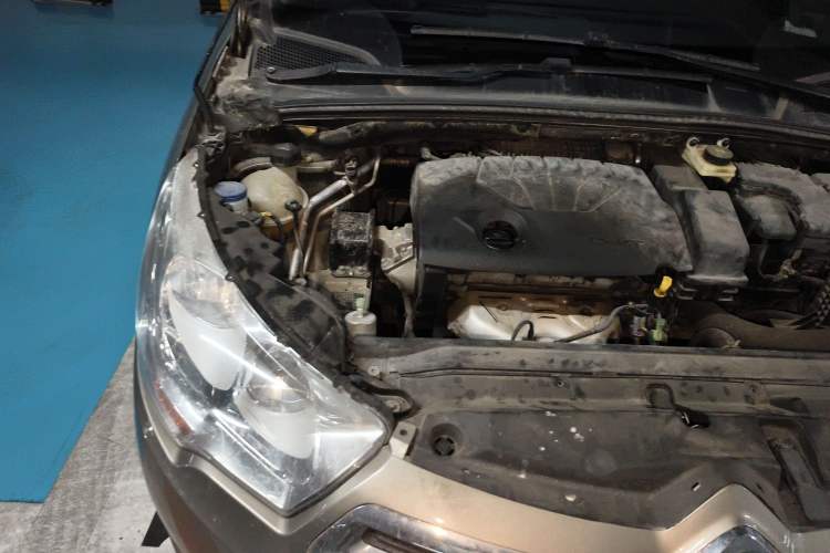 Used Citroen C4L 2015 1.8L Automatic Luxury Edition Engine Bay Right
