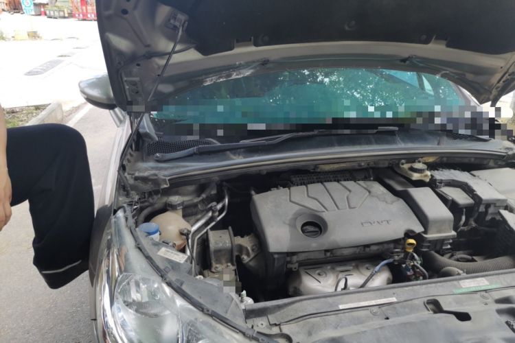 Used Citroen C4L 2015 1.8L Automatic Luxury Edition Engine Bay Right