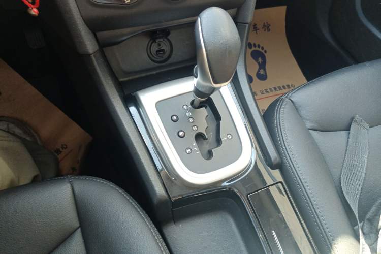 Used Citroen C4L 2015 1.8L Automatic Luxury Edition Gear Lever