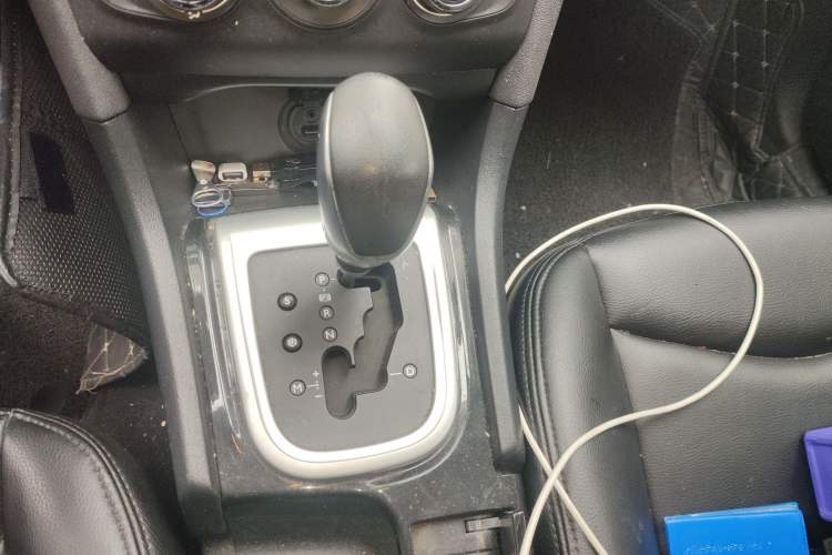 Used Citroen C4L 2015 1.8L Automatic Luxury Edition Gear Lever