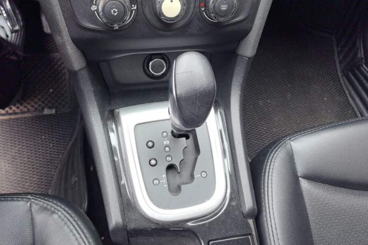 Used Citroen C4L 2015 1.8L Automatic Luxury Edition Gear Lever