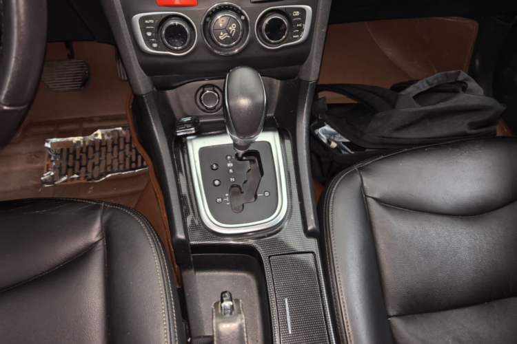 Used Citroen C4L 2015 1.8L Automatic Prestige Edition Gear Lever
