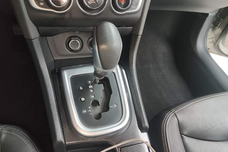 Used Citroen C4L 2015 1.8L Automatic Prestige Edition Gear Lever