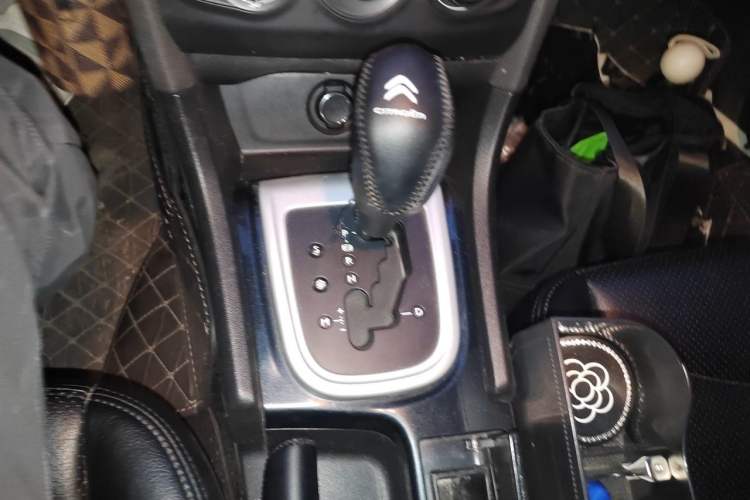 Used Citroen C4L 2015 1.8L Automatic Luxury Edition Gear Lever