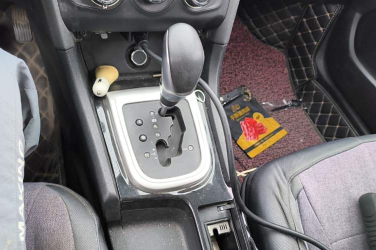 Used Citroen C4L 2015 1.8L Automatic Luxury Edition Gear Lever