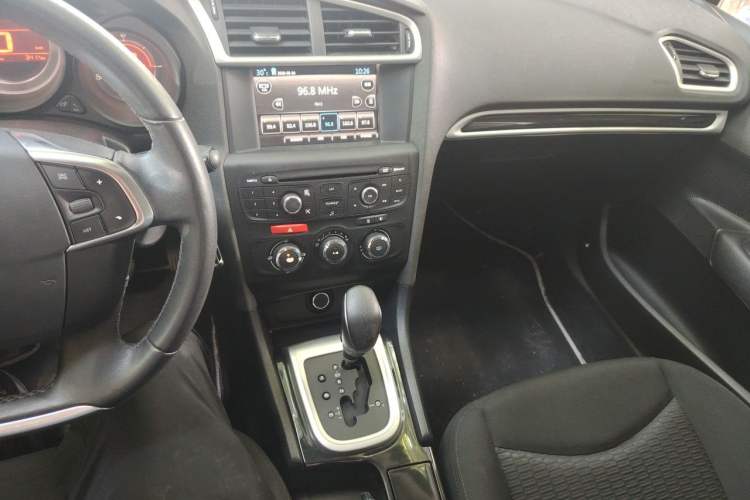 Used Citroen C4L 2015 1.2T Automatic Luxury Edition Gear Lever