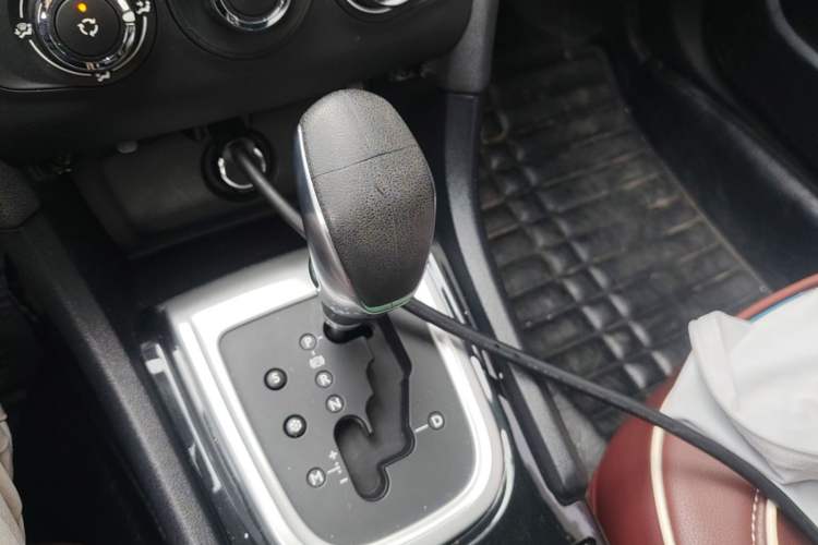 Used Citroen C4L 2015 1.8L Automatic Luxury Edition Gear Lever