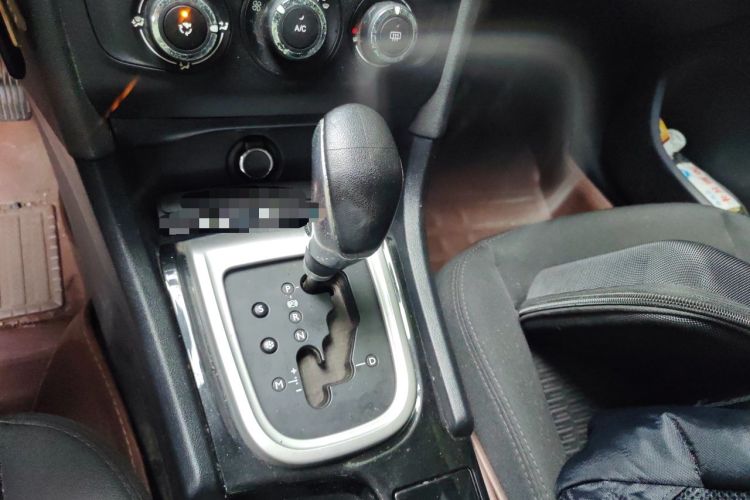 Used Citroen C4L 2015 1.8L Automatic Luxury Edition Gear Lever