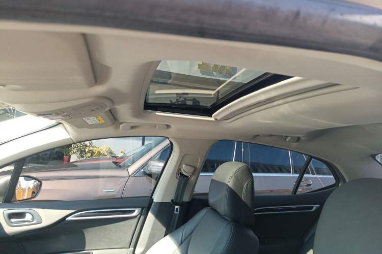 Used Citroen C4L 2015 1.8L Automatic Luxury Edition Headliner