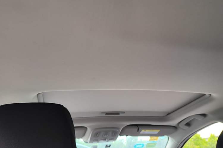 Used Citroen C4L 2015 1.8L Automatic Luxury Edition Headliner