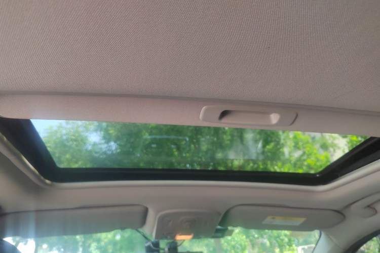 Used Citroen C4L 2015 1.6T Automatic Prestige Edition Headliner