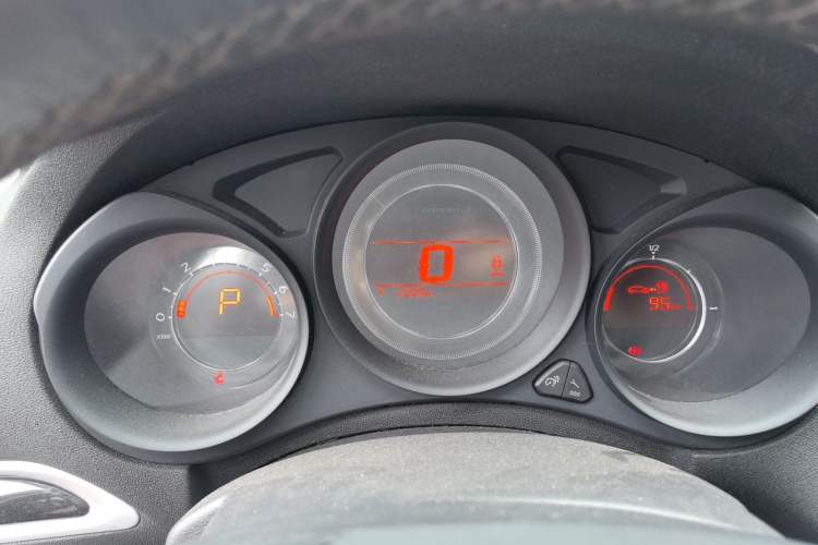 Used Citroen C4L 2015 1.8L Automatic Luxury Edition Instrument Cluster