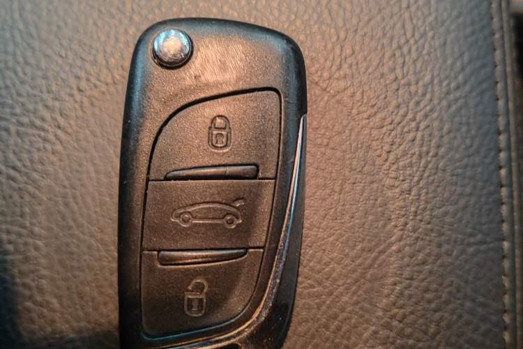 Used Citroen C4L 2015 1.8L Automatic Luxury Edition Interior 1
