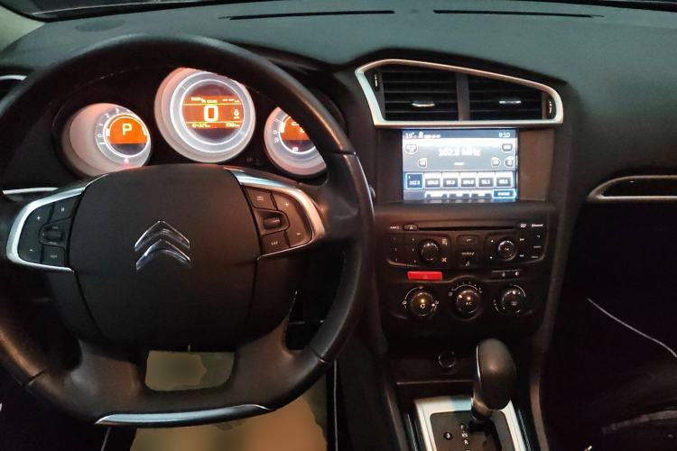 Used Citroen C4L 2015 1.8L Automatic Luxury Edition Interior 2