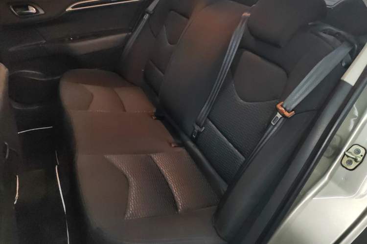 Used Citroen C4L 2015 1.8L Automatic Luxury Edition Interior 4