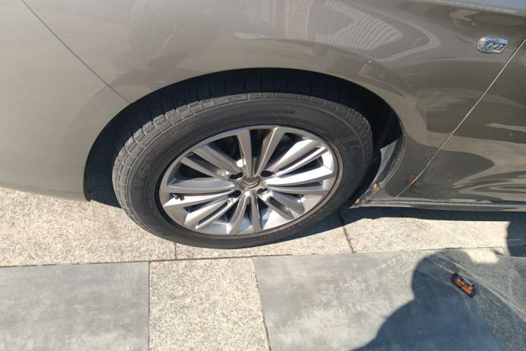 Used Citroen C4L 2015 1.8L Automatic Luxury Edition Left Front Wheel Hub