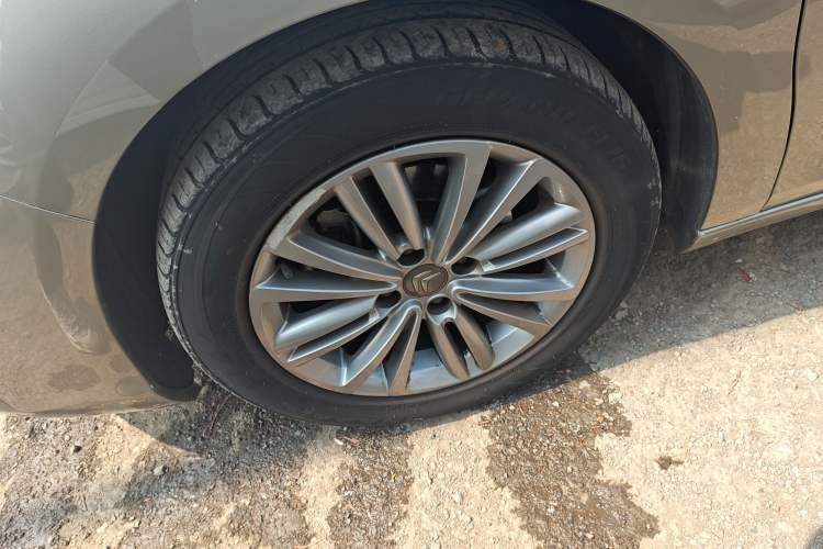 Used Citroen C4L 2015 1.8L Automatic Luxury Edition Left Front Wheel Hub