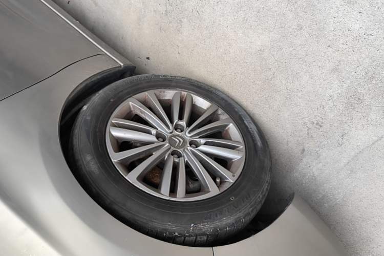 Used Citroen C4L 2015 1.8L Automatic Luxury Edition Left Front Wheel Hub