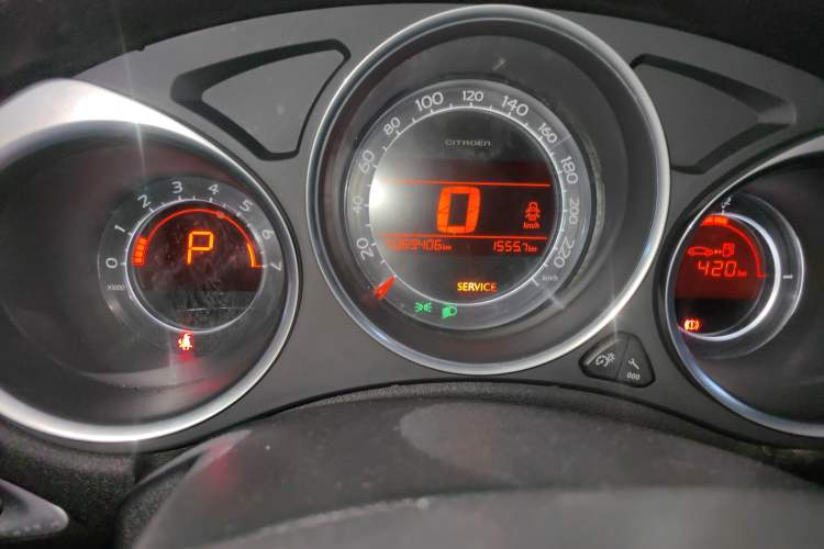 Used Citroen C4L 2015 1.6T Automatic Prestige Edition Odometer Close Up