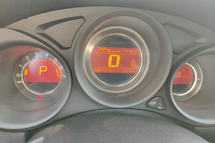 Used Citroen C4L 2015 1.2T Automatic Luxury Edition Odometer Close Up
