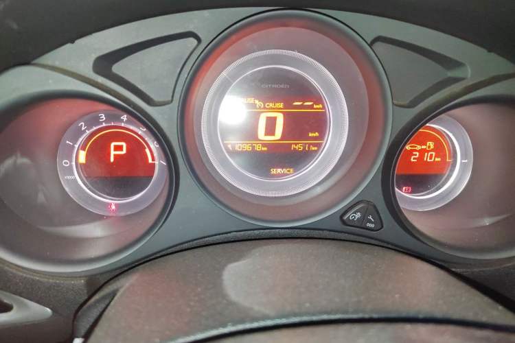Used Citroen C4L 2015 1.8L Automatic Luxury Edition Odometer Close Up