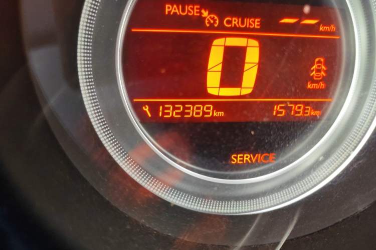 Used Citroen C4L 2015 1.8L Automatic Luxury Edition Odometer Close Up