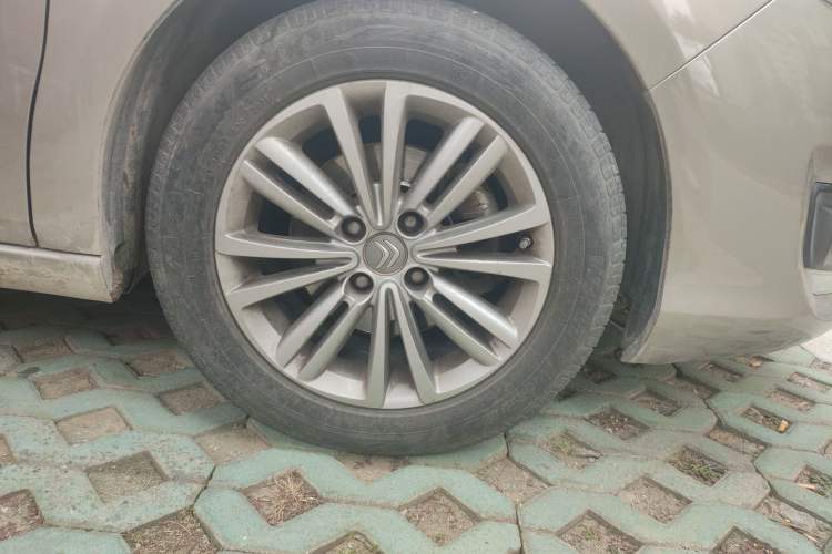 Used Citroen C4L 2015 1.8L Automatic Luxury Edition Right Front Wheel Hub