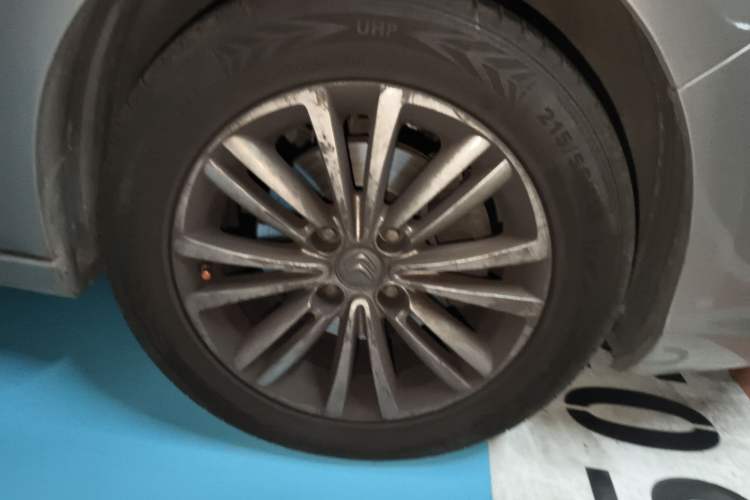 Used Citroen C4L 2015 1.8L Automatic Luxury Edition Right Front Wheel Hub