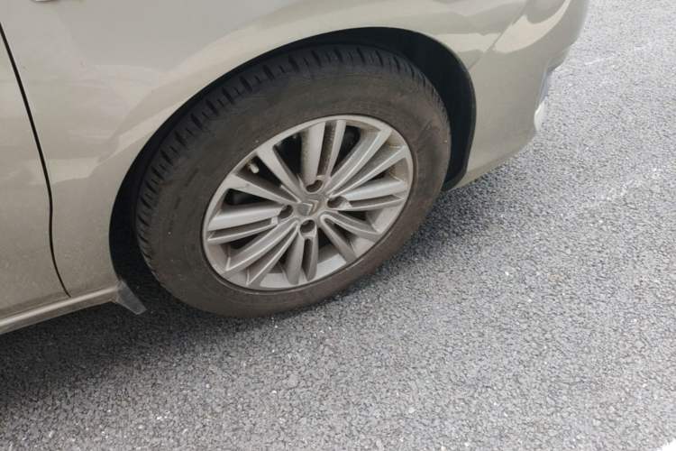 Used Citroen C4L 2015 1.8L Automatic Luxury Edition Right Front Wheel Hub