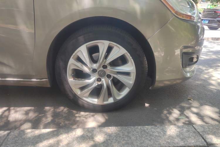 Used Citroen C4L 2015 1.6T Automatic Prestige Edition Right Front Wheel Hub