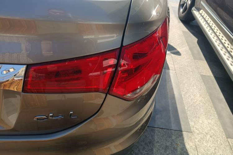 Used Citroen C4L 2015 1.8L Automatic Luxury Edition Right Rear Taillight