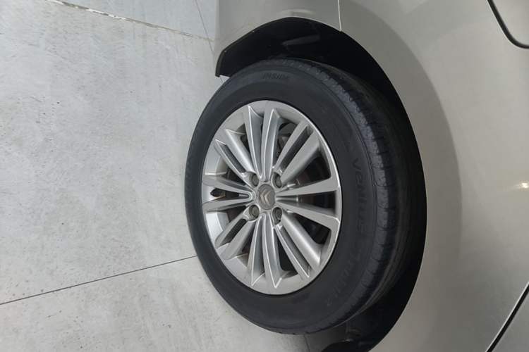 Used Citroen C4L 2015 1.8L Automatic Prestige Edition Right Rear Wheel Hub