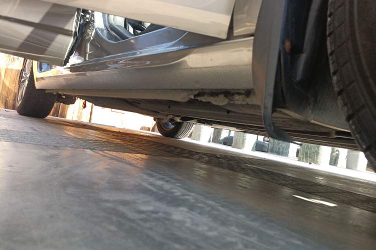 Used Citroen C4L 2015 1.8L Automatic Luxury Edition Right Side Sill