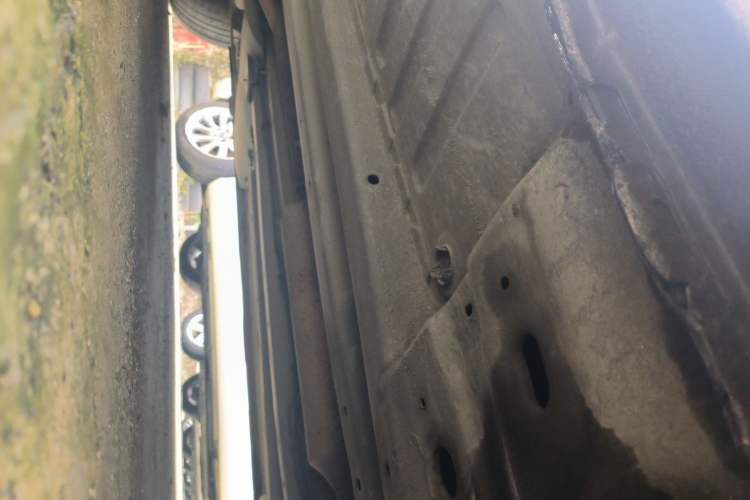 Used Citroen C4L 2015 1.8L Automatic Luxury Edition Right Side Sill