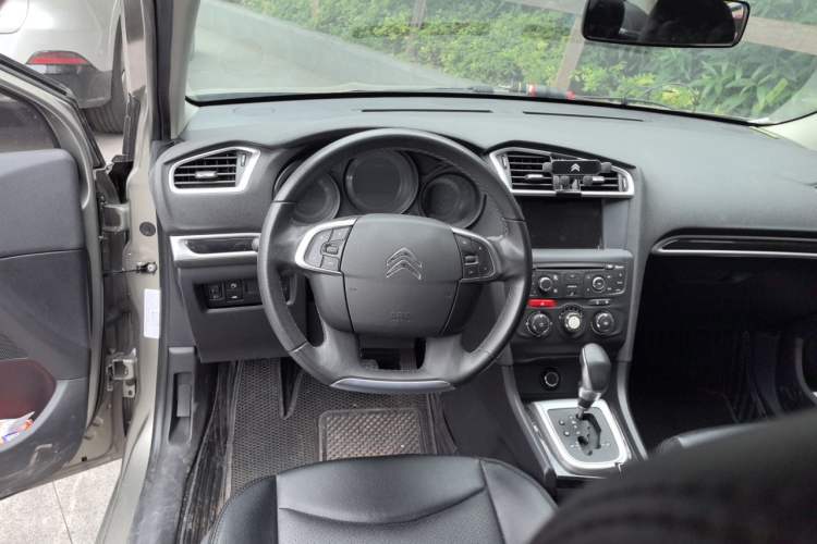 Used Citroen C4L 2015 1.8L Automatic Luxury Edition Steering Wheel