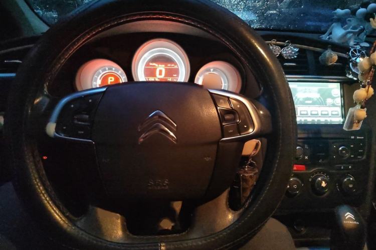 Used Citroen C4L 2015 1.8L Automatic Luxury Edition Steering Wheel