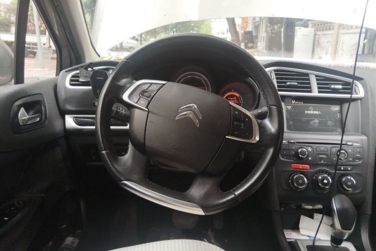Used Citroen C4L 2015 1.8L Automatic Luxury Edition Steering Wheel