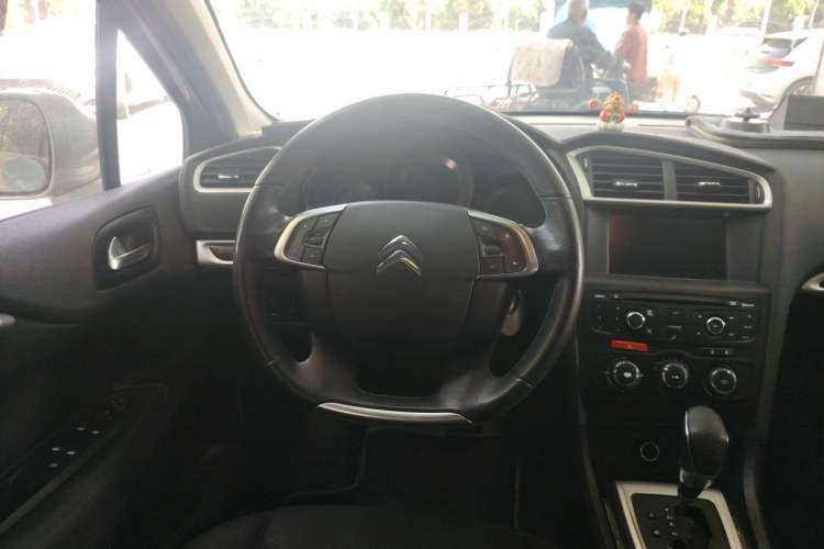 Used Citroen C4L 2015 1.2T Automatic Luxury Edition Steering Wheel