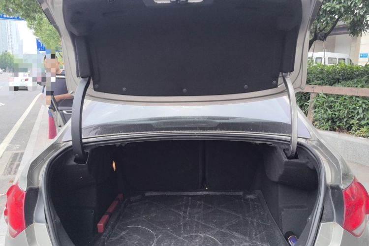 Used Citroen C4L 2015 1.8L Automatic Luxury Edition Trunk