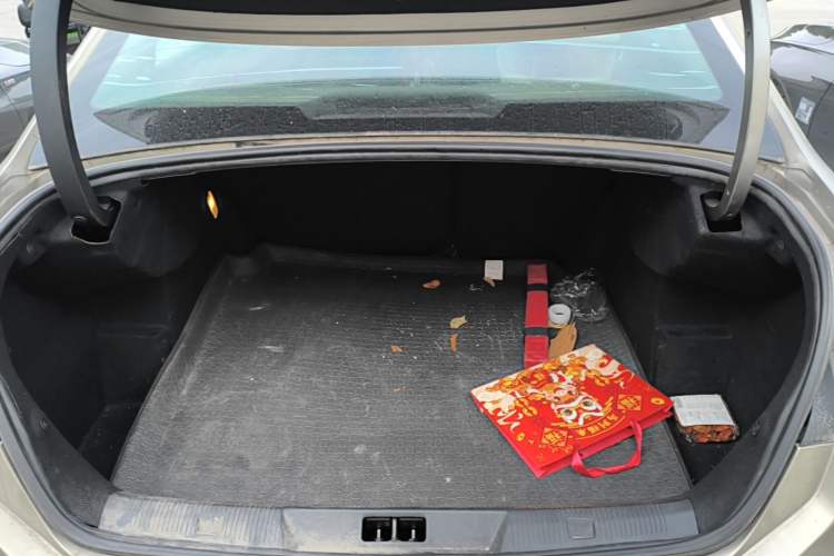 Used Citroen C4L 2015 1.8L Automatic Luxury Edition Trunk
