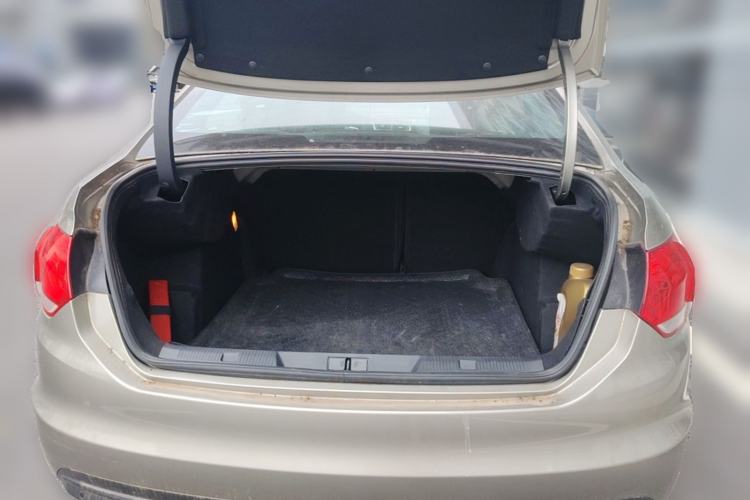 Used Citroen C4L 2015 1.8L Automatic Luxury Edition Trunk