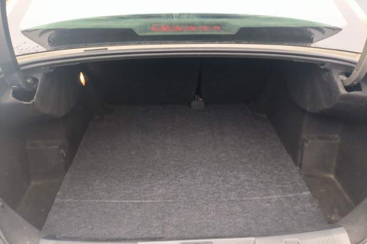 Used Citroen C4L 2015 1.8L Automatic Luxury Edition Trunk