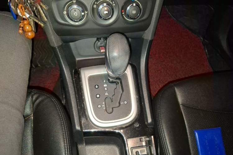 Used Citroen C4L 2015 1.8L Automatic Luxury Edition Gear Lever
