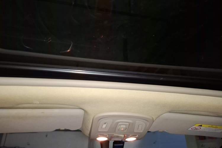 Used Citroen C4L 2015 1.8L Automatic Luxury Edition Headliner