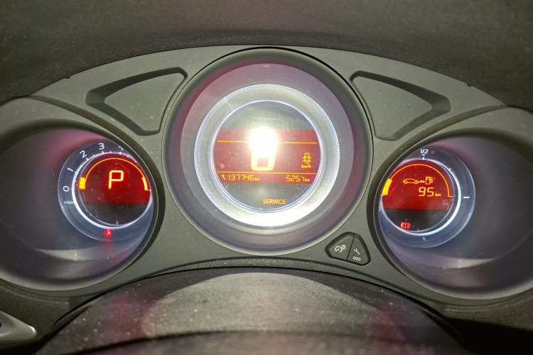 Used Citroen C4L 2015 1.8L Automatic Luxury Edition Instrument Cluster